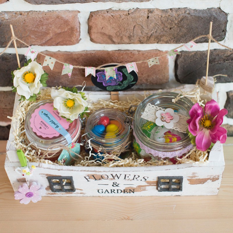 Деревянный ящик со сладостями "Flowers & Garden"