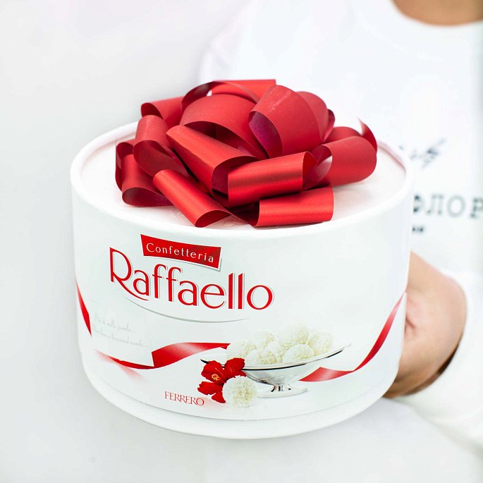 Конфеты Raffaello 100 гр в подарочной упаковке