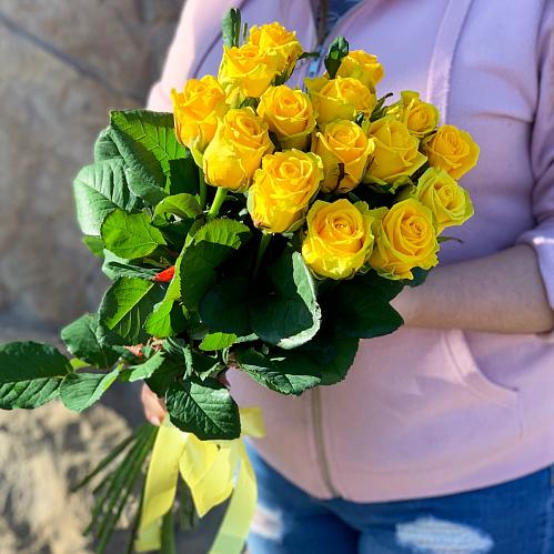 Желтые розы Россия 60 см шт.