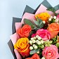 Букет из 15 разноцветных роз "Розомания"