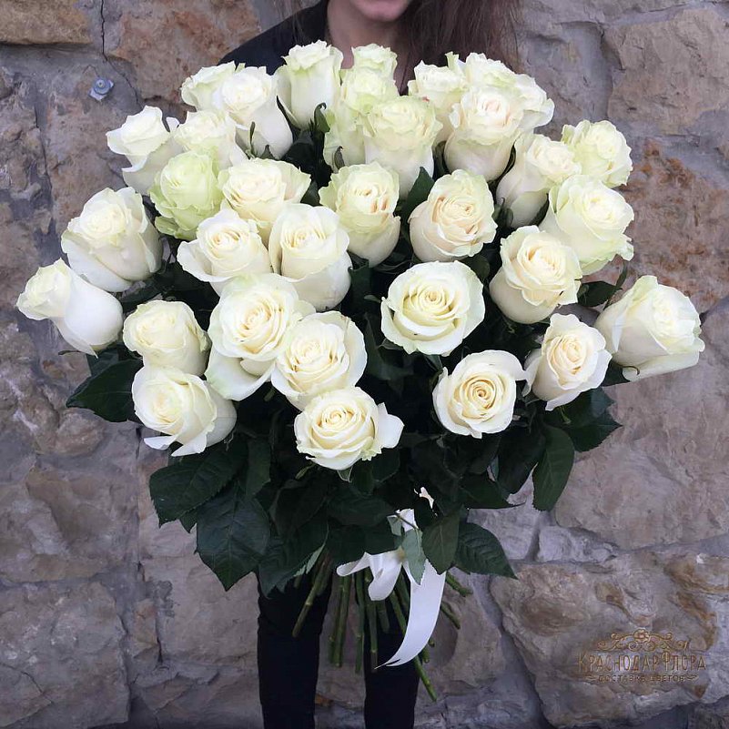 Белые розы Голландия 90 см шт.