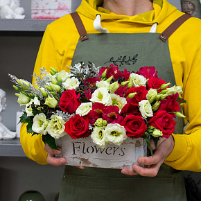 Композиция "White&Red Flowers"