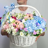 Корзина из гортензий, роз, орхидей №2