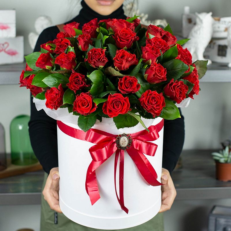 Шляпная коробка из 51 розы "Эль Торро"