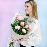 Букет из 7 пионов "Сара Бернар" c эвкалиптом — миниатюра 3