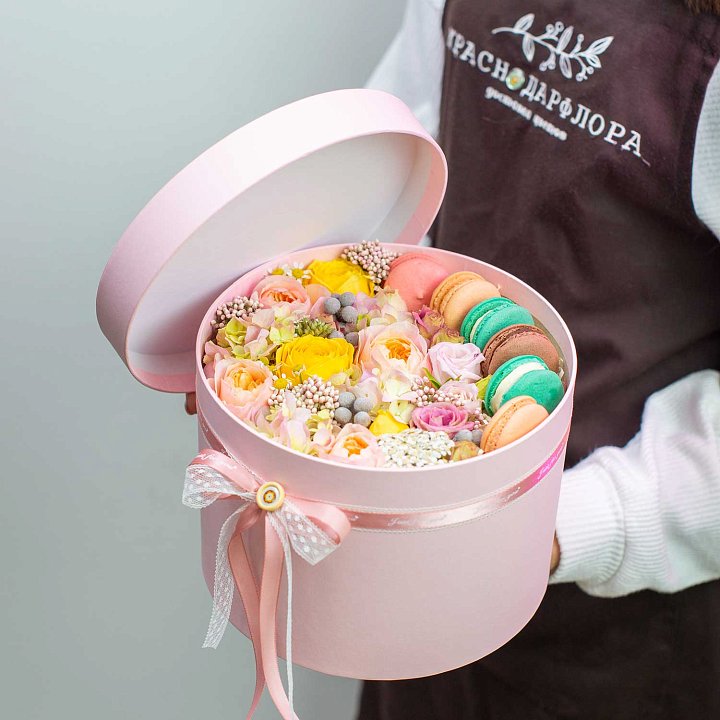 Коробочка с макаронсами "Красивые вкусности" — фото 2