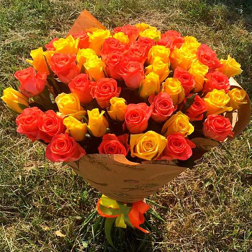 Букет из 61 желтой и оранжевой розы