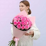 Букет из 19 розовых роз "Ревиваль"