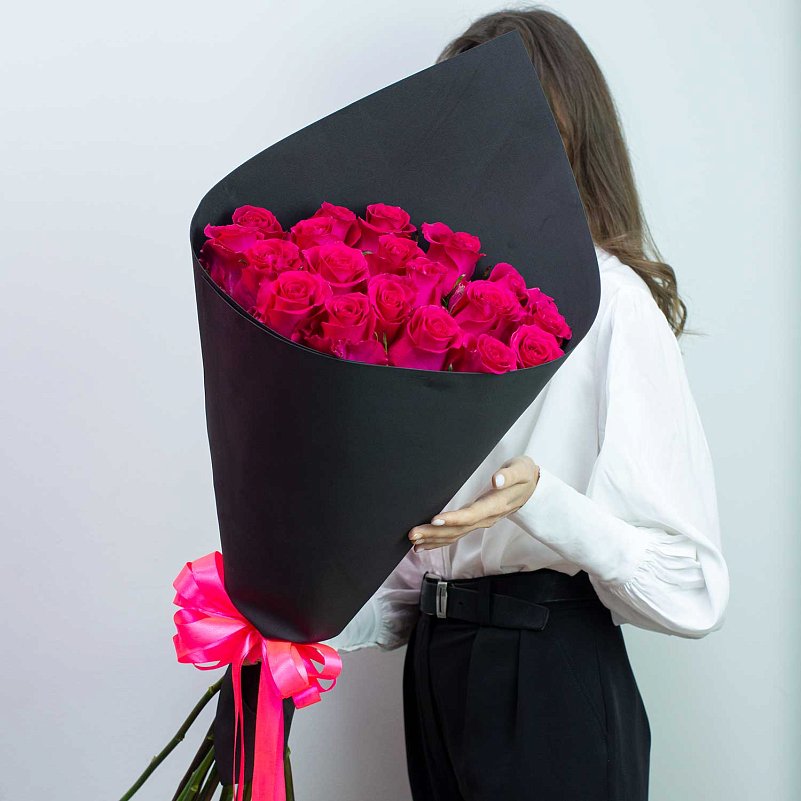 Букет из 25 крупной розы "Гоча" 90 см