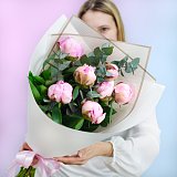 Букет из 7 пионов "Сара Бернар" c эвкалиптом — миниатюра 2