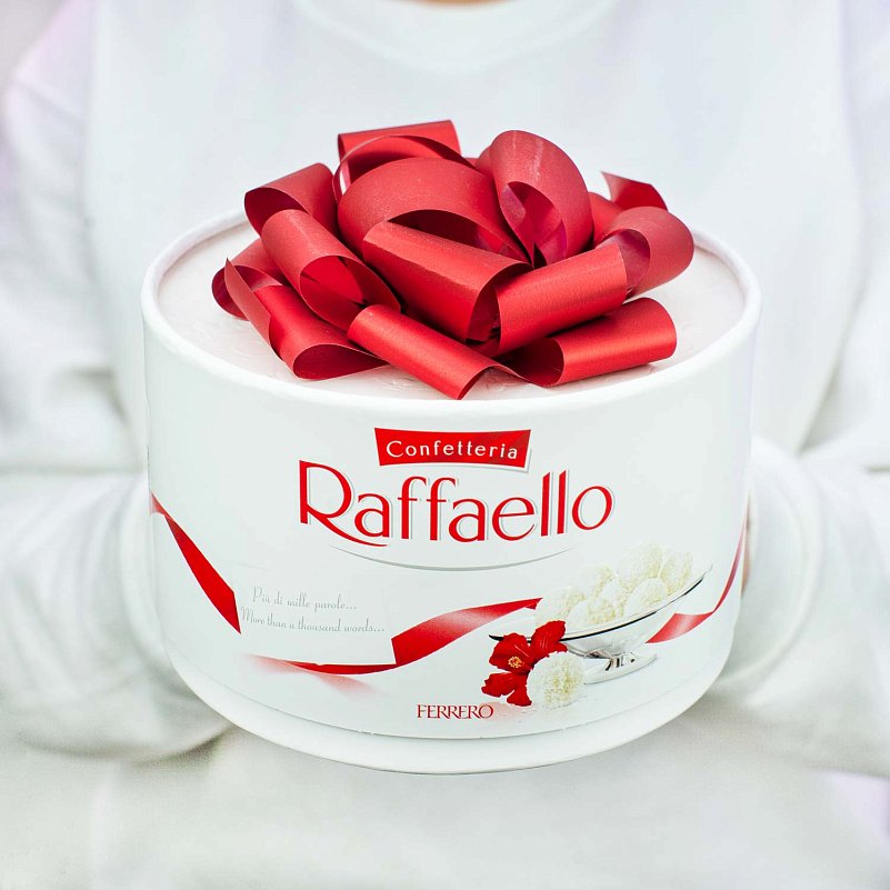 Конфеты Raffaello 100 гр в подарочной упаковке