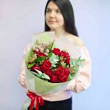 Букет из кустовых роз "Кардинал Роуз" — миниатюра 2