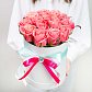 Шляпная коробка с 15 розовыми розами