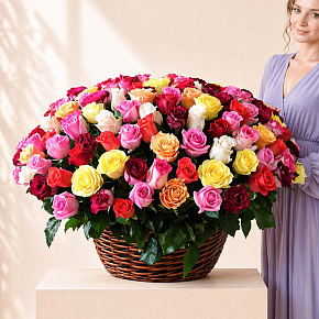 Корзина из 201 разноцветной розы