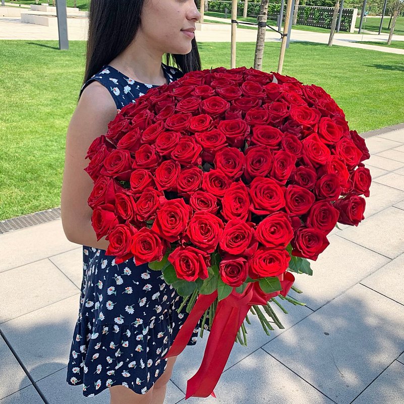 101 красная роза 60 см сорт "Ред Наоми"