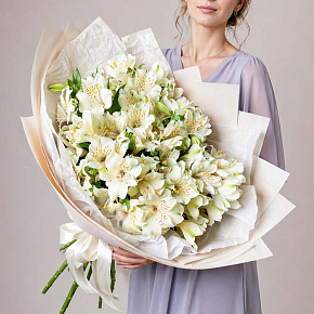 Букет "Белые альстромерии"